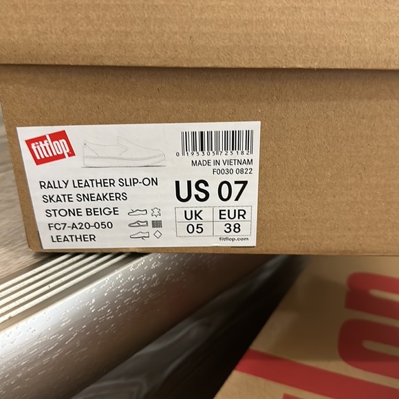 Brandnew Fitflop Rally Leather Slip On Skate Sneakers - Picture 2 of 4